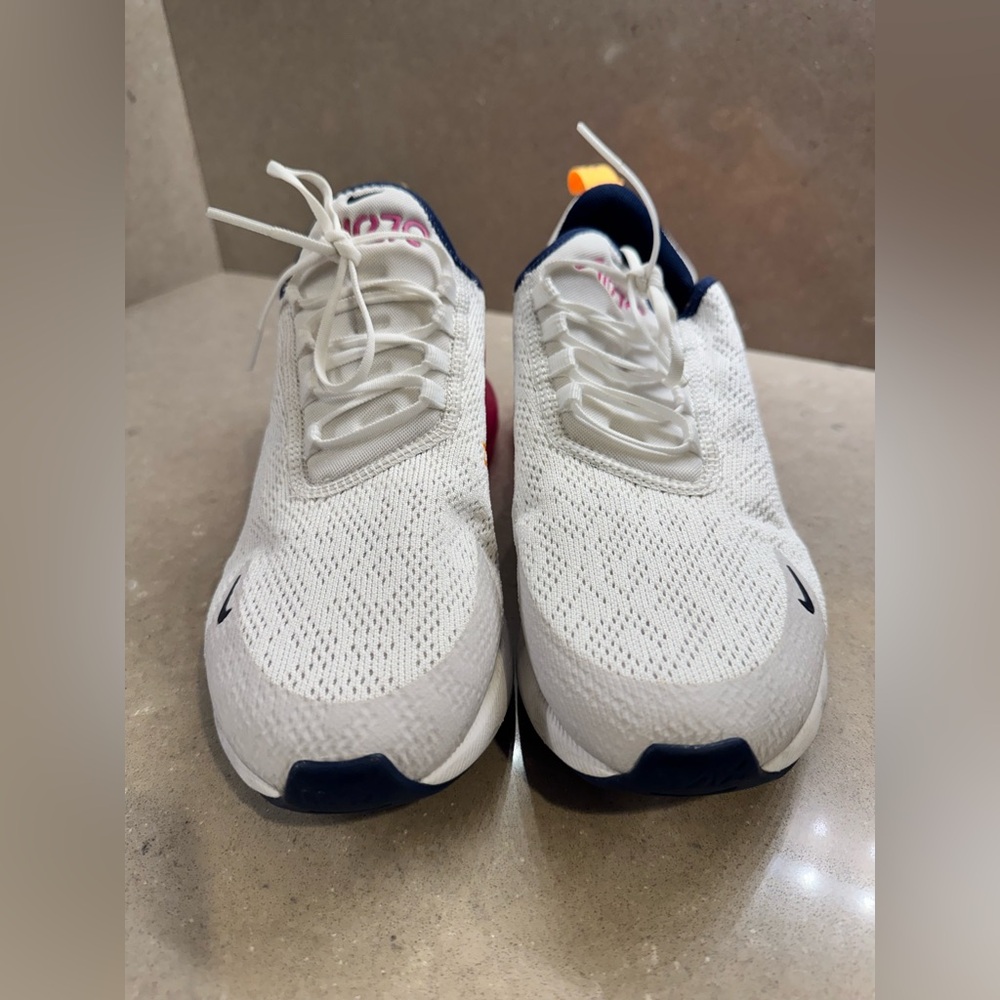 Woman’s Nike Air 7c